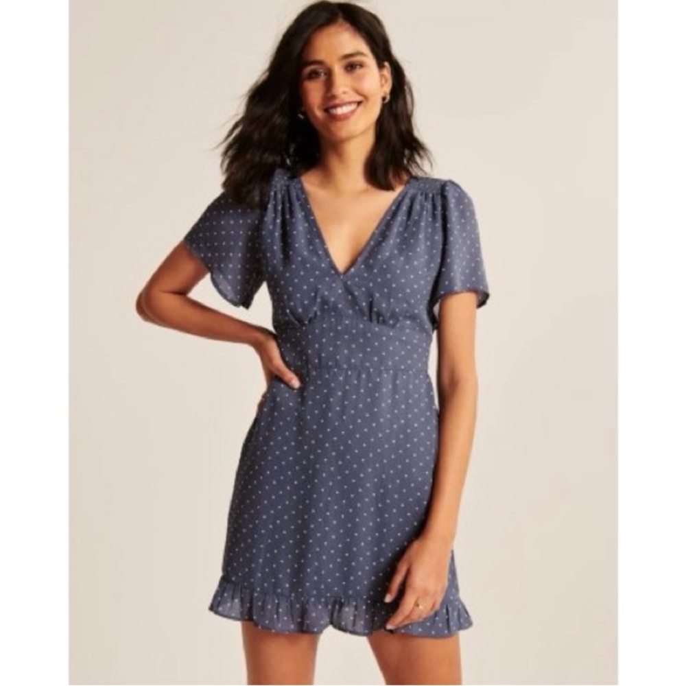 Abercrombie & Fitch flutter sleeve mini dress, blue polka dot, size XS